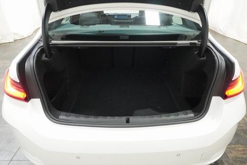 2024 BMW 330 i xDrive