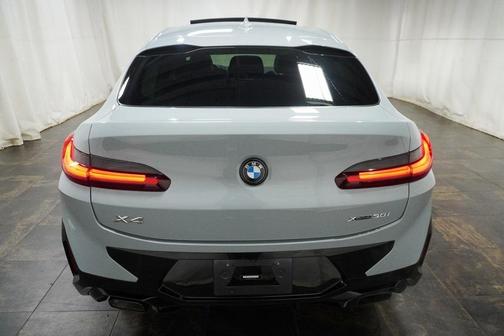 2023 BMW X4 xDrive30i