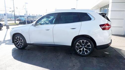 Mineral White Metallic 2026 BMW X3 30 xDrive