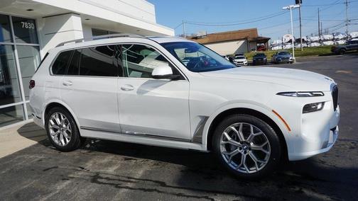 2025 BMW X7 xDrive40i