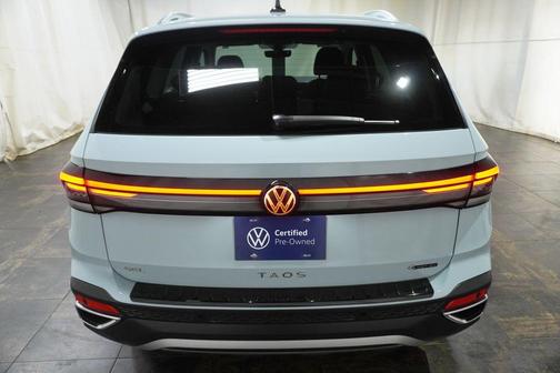 Alpine Grey 2025 Volkswagen Taos 1.5T SEL