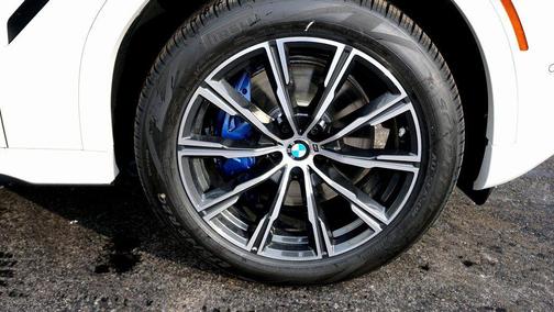 Alpine White 2026 BMW X6 xDrive40i