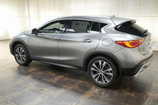 2018 INFINITI QX30 ESSENTIAL