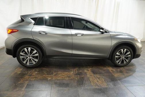 2018 INFINITI QX30 ESSENTIAL