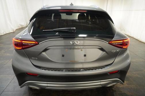 2018 INFINITI QX30 ESSENTIAL