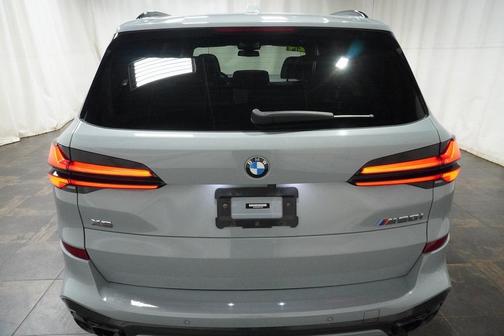 2024 BMW X5 M60i