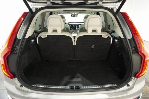 2024 Volvo XC90 B6 Ultimate Bright Theme 6-Seater
