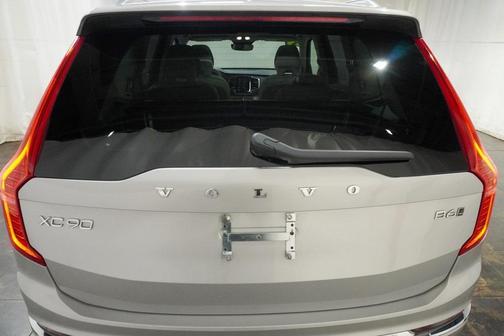 2024 Volvo XC90 B6 Ultimate Bright Theme 6-Seater