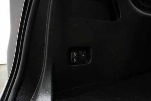 Iconic Silver Metallic 2023 Ford Edge ST Line