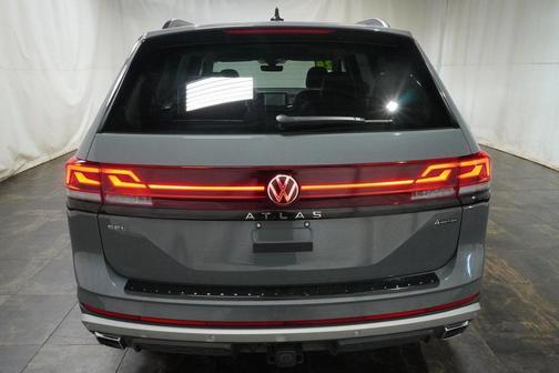 2024 Volkswagen Atlas 2.0T Peak Edition SEL