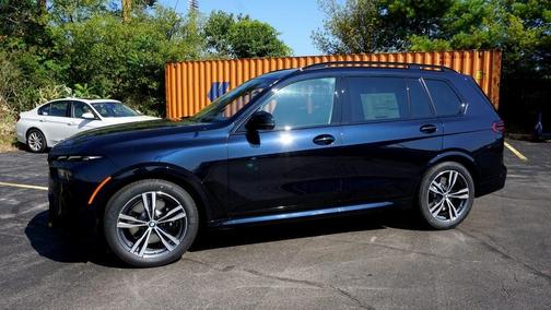 2026 BMW X7 M60i