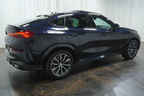 Carbon Black Metallic 2024 BMW X6 xDrive40i