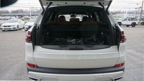 Mineral White Metallic 2026 BMW X5 PHEV xDrive50e
