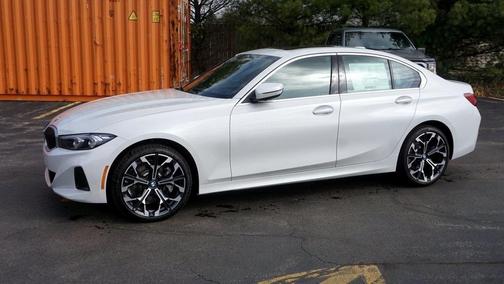 2025 BMW 330 i xDrive