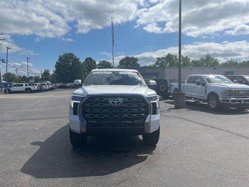 2024 Toyota Tundra Hybrid Platinum