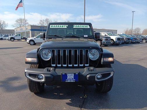2023 Jeep Gladiator Overland