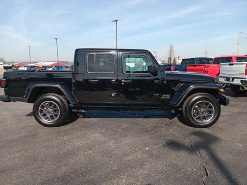 2023 Jeep Gladiator Overland