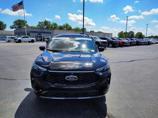 2025 Ford Escape ST-Line Elite