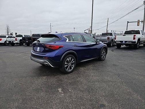 2018 INFINITI QX30 ESSENTIAL