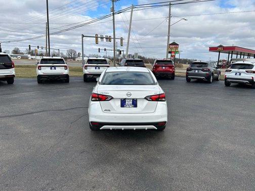 2024 Nissan Versa 1.6 SV