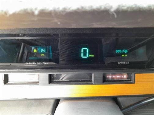 1984 Lincoln Continental Valentino 4dr Sedan