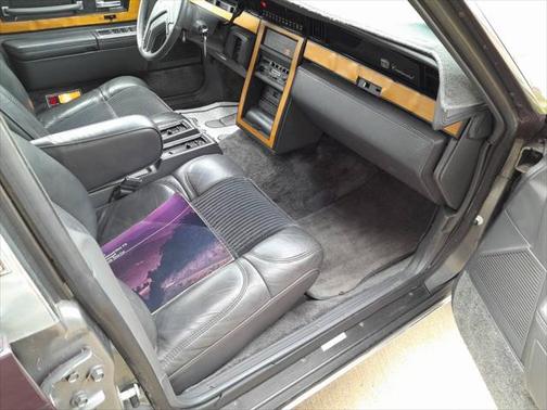 1984 Lincoln Continental Valentino 4dr Sedan