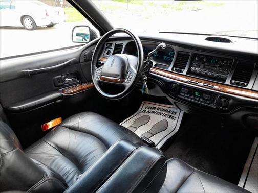 1996 Lincoln Town Car Signature