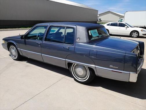 1990 Cadillac Fleetwood Base 4dr Sedan