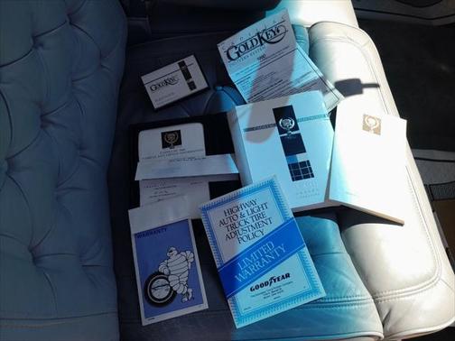 1990 Cadillac Fleetwood Base 4dr Sedan