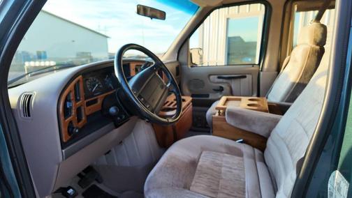 1996 Ford E150 Base