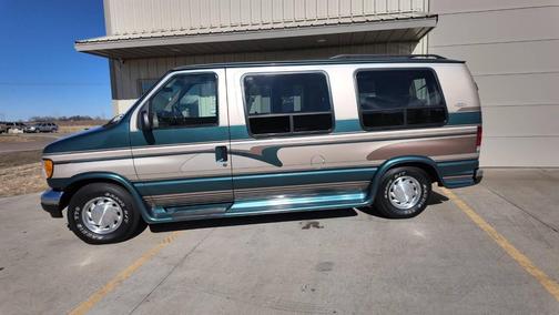 1996 Ford E150 Base