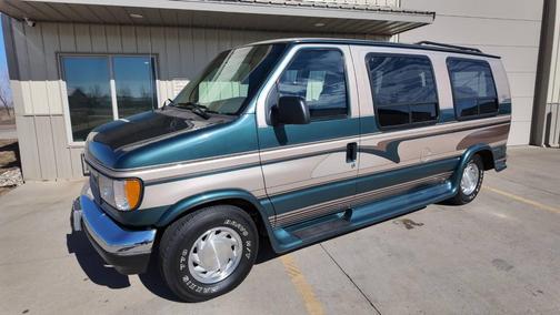1996 Ford E150 Base