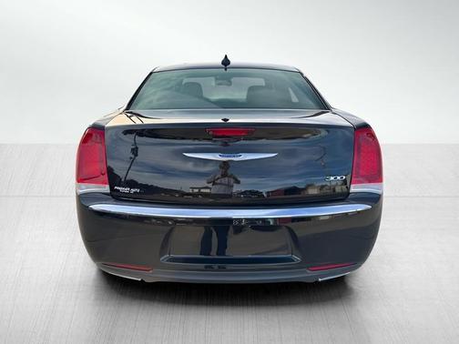 2018 Chrysler 300 Limited