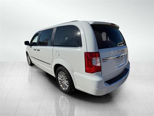 2015 Chrysler Town & Country Touring-L