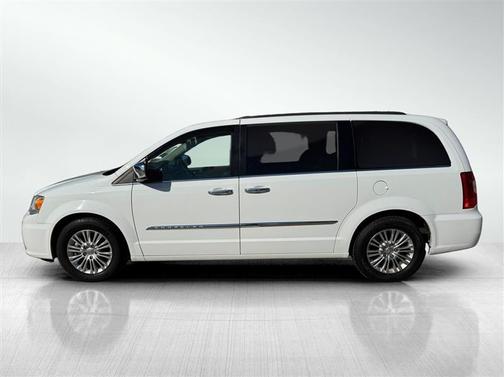 2015 Chrysler Town & Country Touring-L