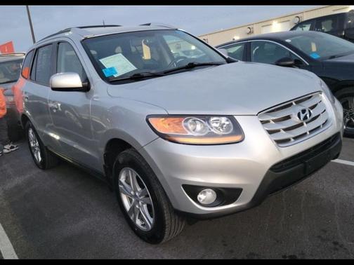2011 Hyundai SANTA FE SE