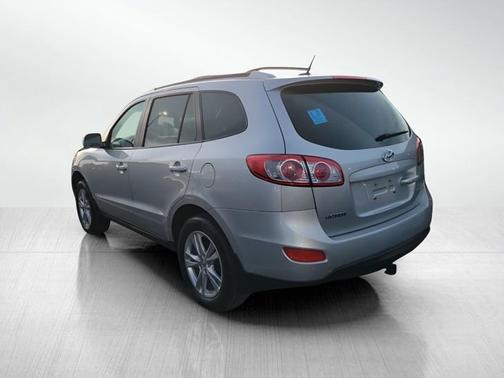 2011 Hyundai SANTA FE SE
