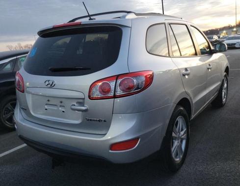 2011 Hyundai SANTA FE SE