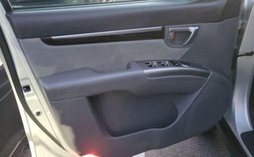 2011 Hyundai SANTA FE SE