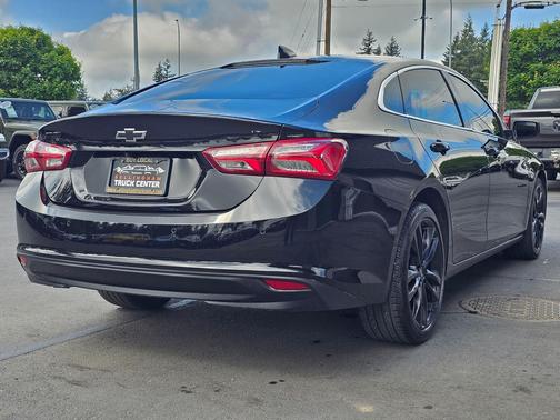 Mosaic Black Metallic 2024 Chevrolet Malibu 1LT