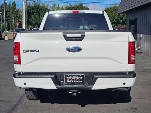Oxford White 2017 Ford F-150 XLT