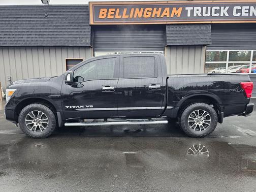 Super Black 2020 Nissan Titan SV