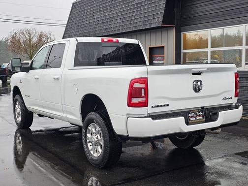 2024 RAM 2500 Laramie Crew Cab 4x4 6'4' Box
