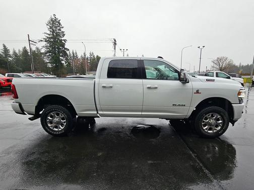 2024 RAM 2500 Laramie Crew Cab 4x4 6'4' Box