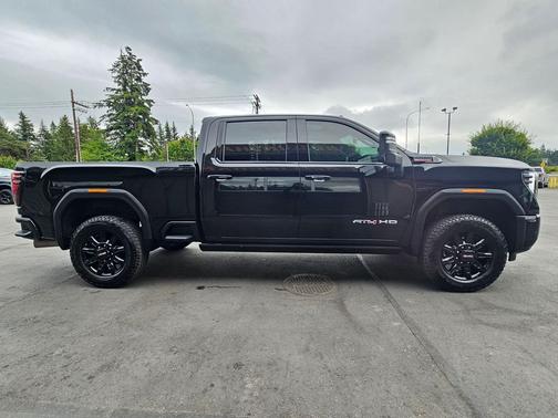 Onyx Black 2024 GMC Sierra 2500 AT4