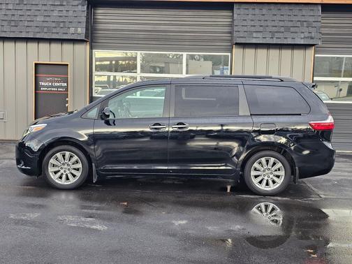 2015 Toyota Sienna XLE