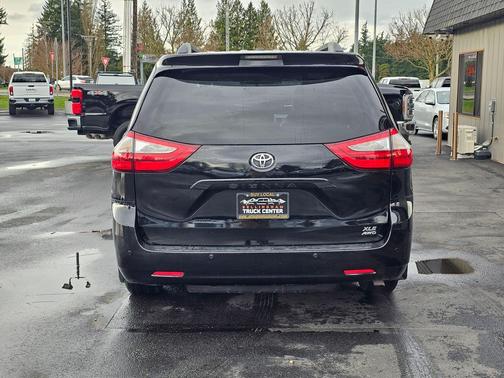 2015 Toyota Sienna XLE