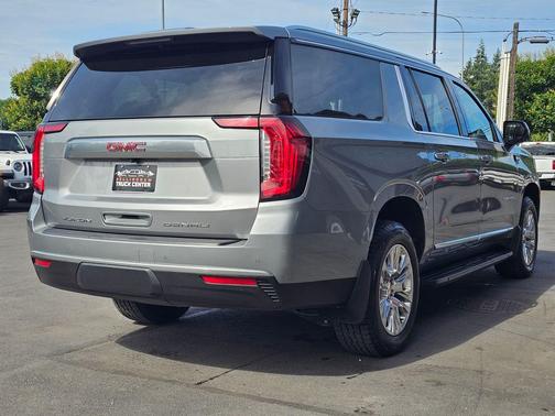 Sterling Metallic 2024 GMC Yukon XL Denali
