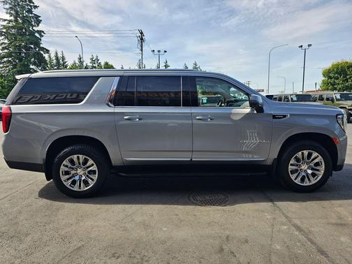 Sterling Metallic 2024 GMC Yukon XL Denali