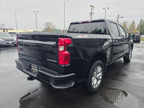 2023 Chevrolet Silverado 1500 Custom